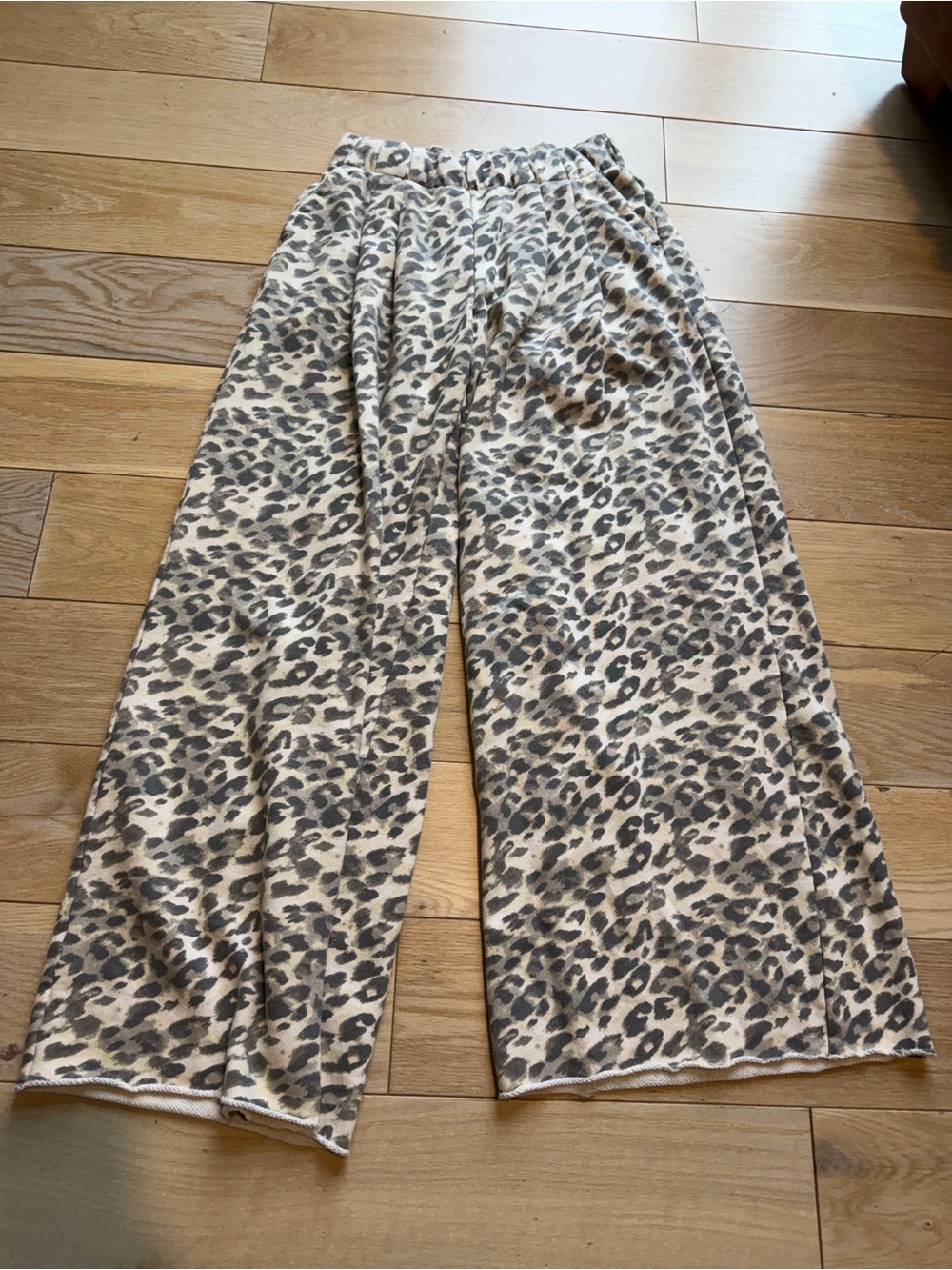 Aerie street trouser Leopard Print XS